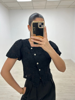 BLUSA ENCAJE BOTONES NEGRA