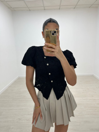 BLUSA ENCAJE BOTONES NEGRA