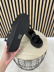 SANDALIA FLATFORM PIEL NEGRA