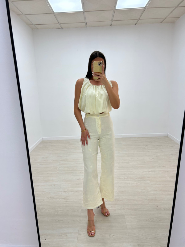 BLUSA ABULLONADA BEIGE