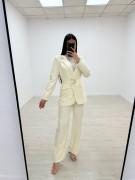 TRAJE DOBLE CINTURÓN CREMA