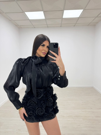 FALDA FLOR VOLUMEN NEGRA