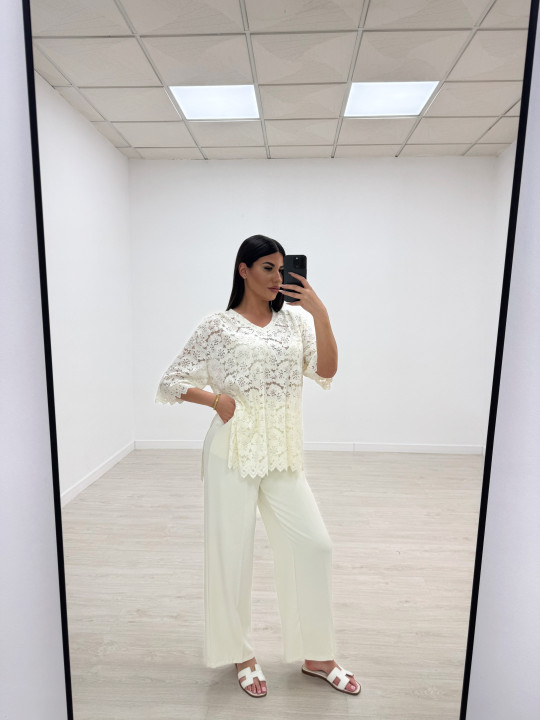 CAMISETA OVERSIZE ENCAJE BEIGE CAMISETA OVERSIZE ENCAJE BEIGE