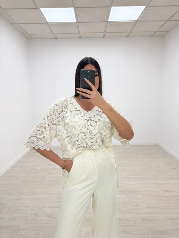 CAMISETA OVERSIZE ENCAJE BEIGE