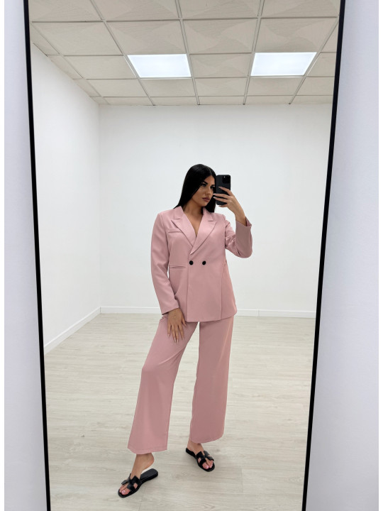 TRAJE OVERSIZE SOLAPA ROSA TRAJE OVERSIZE SOLAPA ROSA