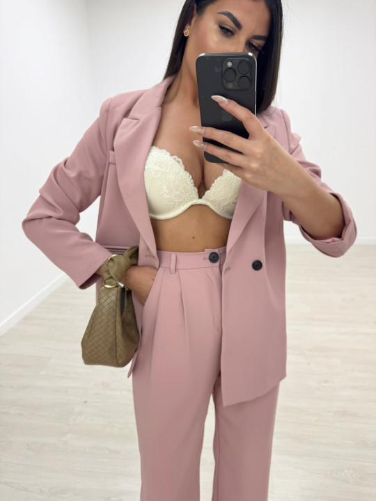 TRAJE OVERSIZE SOLAPA ROSA TRAJE OVERSIZE SOLAPA ROSA