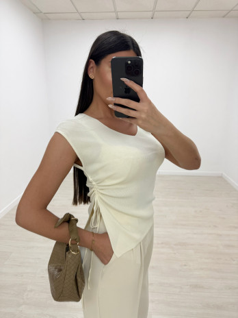 TOP PUNTO ASIMÉTRICO FRUNCIDO BEIGE