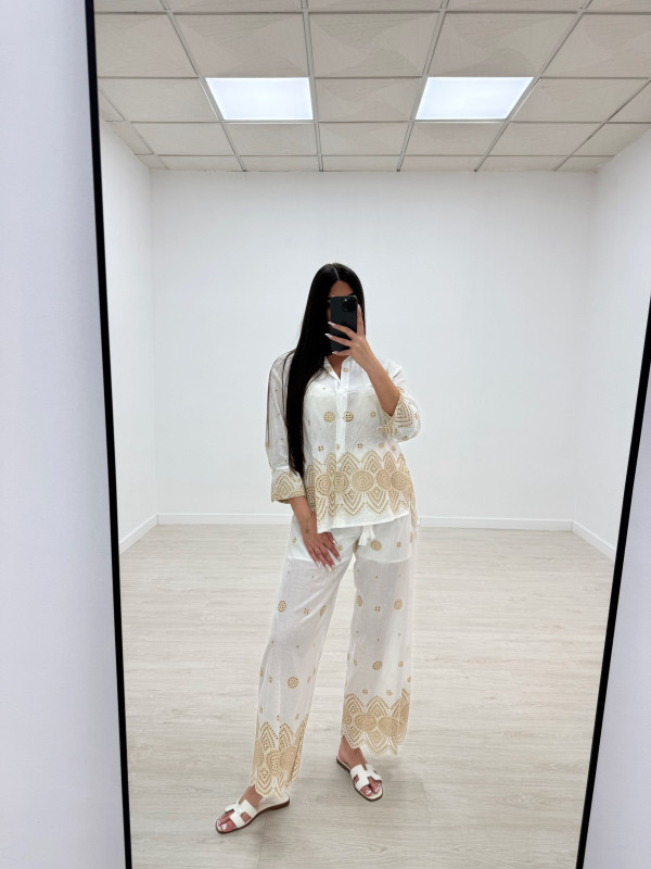 CONJUNTO BORDADO CAMEL LARGO