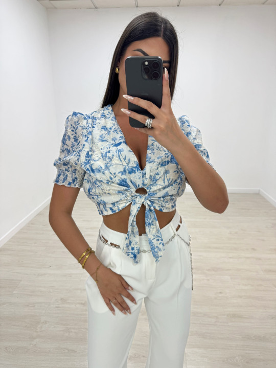 TOP PERFORADO BORDADO AZUL