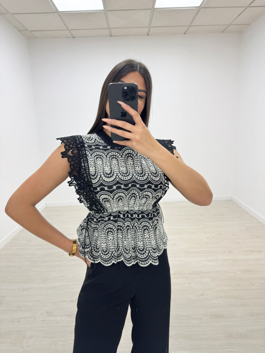 BLUSA BORDADA NEGRA BLUSA BORDADA NEGRA