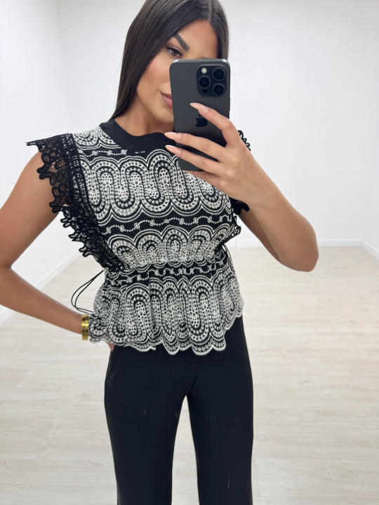 BLUSA BORDADA NEGRA BLUSA BORDADA NEGRA