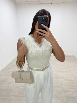 TOP PUNTO FLOR EXCLUSIVO BEIGE