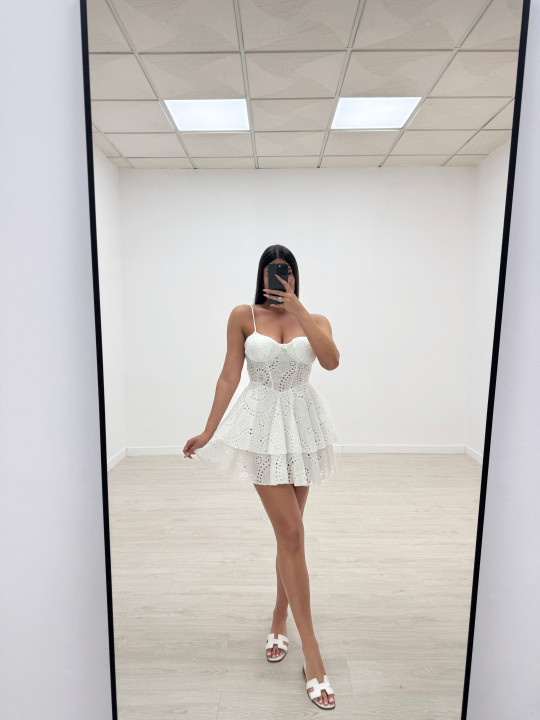 VESTIDO PERFORADO BLANCO VESTIDO PERFORADO BLANCO