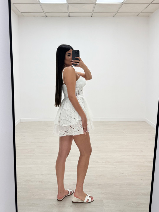 VESTIDO PERFORADO BLANCO VESTIDO PERFORADO BLANCO