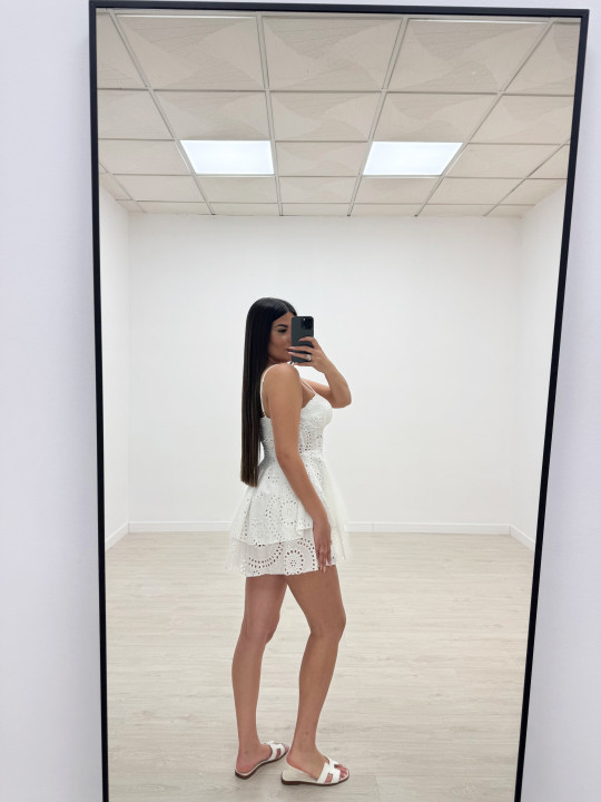 VESTIDO PERFORADO BLANCO VESTIDO PERFORADO BLANCO