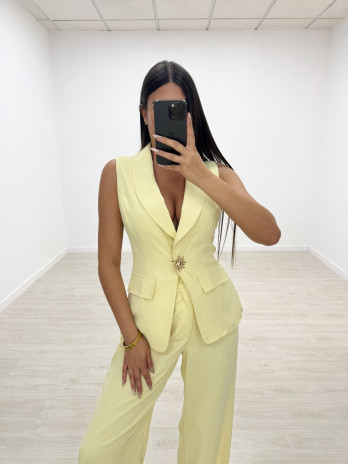 TRAJE EXCLUSIVO ESTRELLA AMARILLO