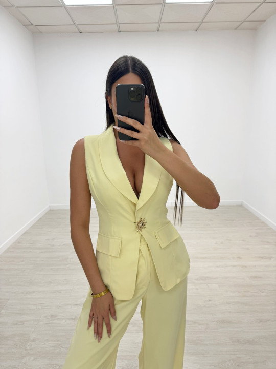 TRAJE EXCLUSIVO ESTRELLA AMARILLO TRAJE EXCLUSIVO ESTRELLA AMARILLO