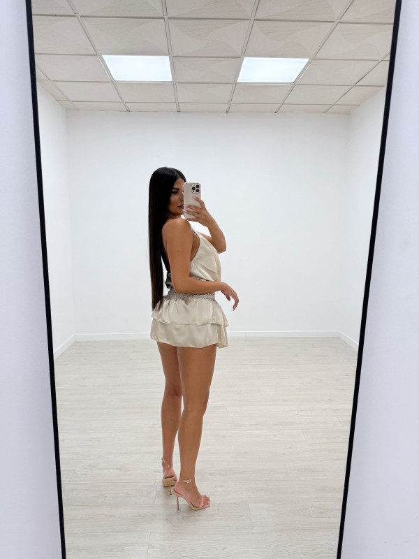 VESTIDO-MONO VOLANTES SATINADO BEIGE
