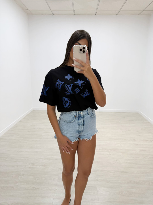 CAMISETA LV MONOGRAM NEGRA CAMISETA LV MONOGRAM NEGRA