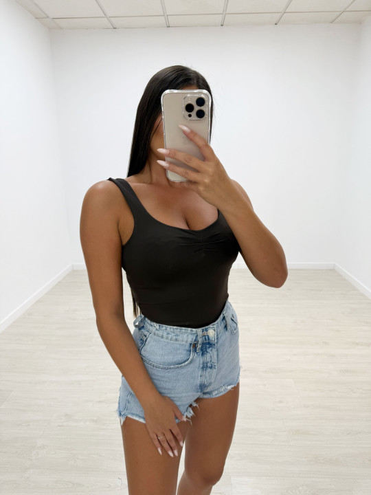 TOP BASIC LICRA MARRÓN
