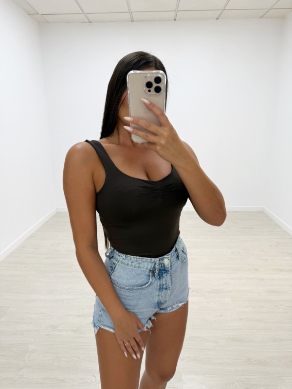 TOP BASIC LICRA MARRÓN