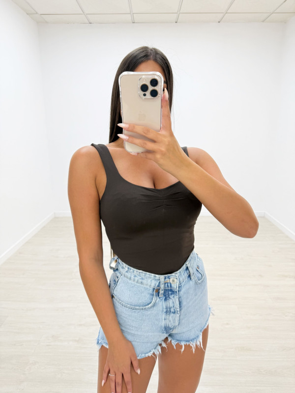 TOP BASIC LICRA MARRÓN