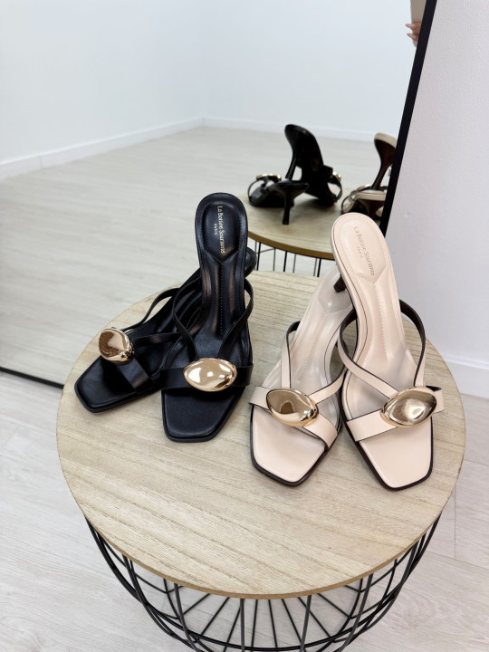 SANDALIAS TACÓN DETALLE NEGRAS SANDALIAS TACÓN DETALLE NEGRAS