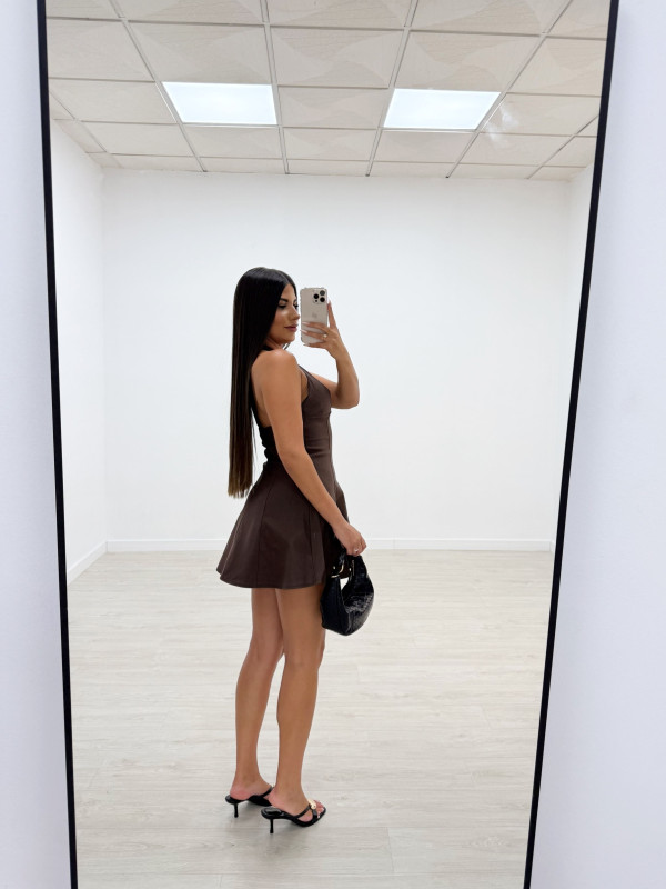 VESTIDO MINI VUELVO HALTER MARRÓN
