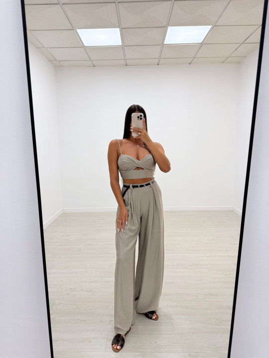 PANTALÓN WIDE LEG FLUIDO + CINTURÓN TOUPE PANTALÓN WIDE LEG FLUIDO + CINTURÓN TOUPE