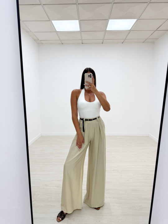 PANTALÓN WIDE LEG FLUIDO + CINTURÓN BEIGE PANTALÓN WIDE LEG FLUIDO + CINTURÓN BEIGE