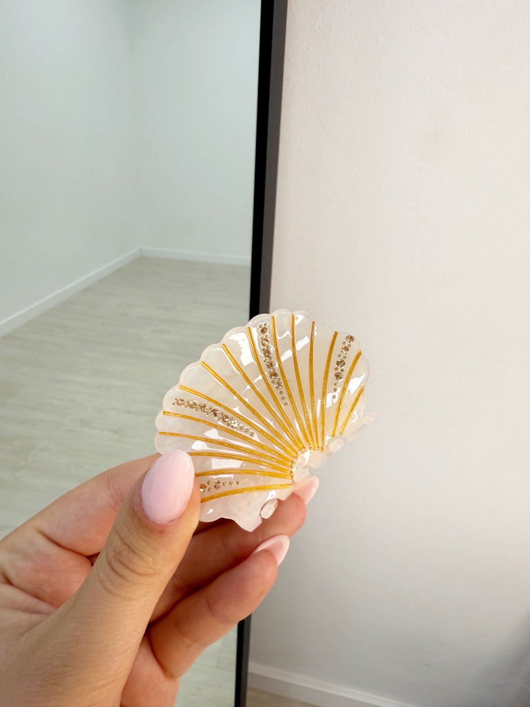 PINZA CONCHA BEIGE