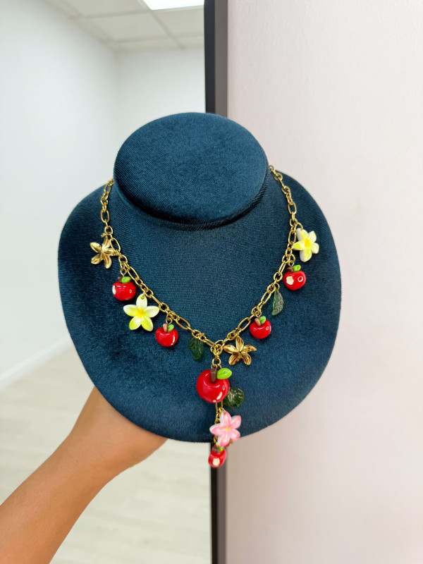 COLLAR MANZANAS