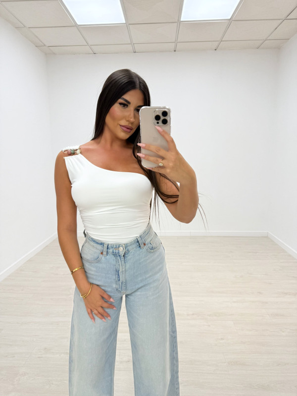 TOP ASIMÉTRICO DETALLE BLANCO