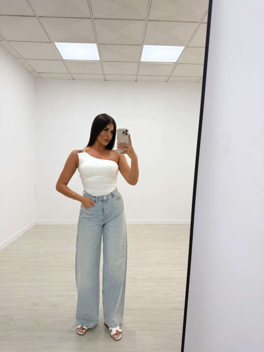 TOP ASIMÉTRICO DETALLE BLANCO