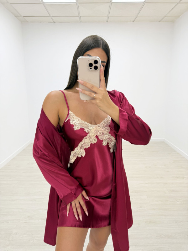 CONJUNTO BATA Y CAMISÓN SEDA ROJO