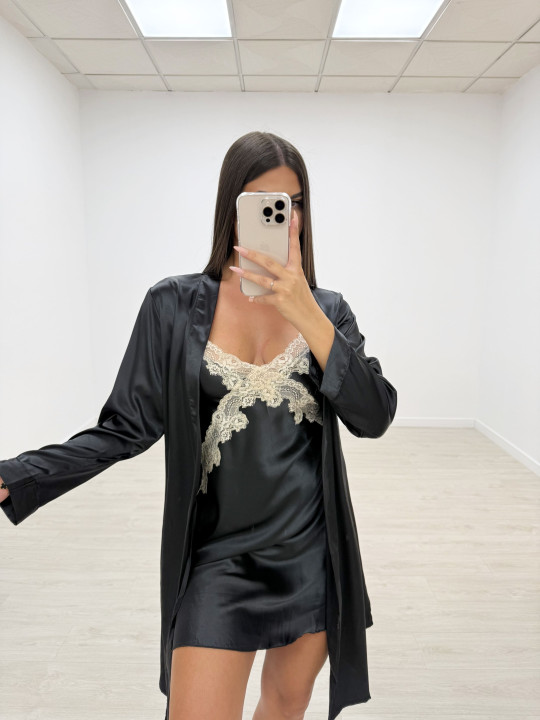 CONJUNTO BATA Y CAMISÓN NEGRO CONJUNTO BATA Y CAMISÓN NEGRO