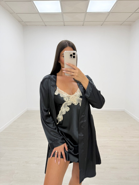 CONJUNTO BATA Y CAMISÓN NEGRO CONJUNTO BATA Y CAMISÓN NEGRO