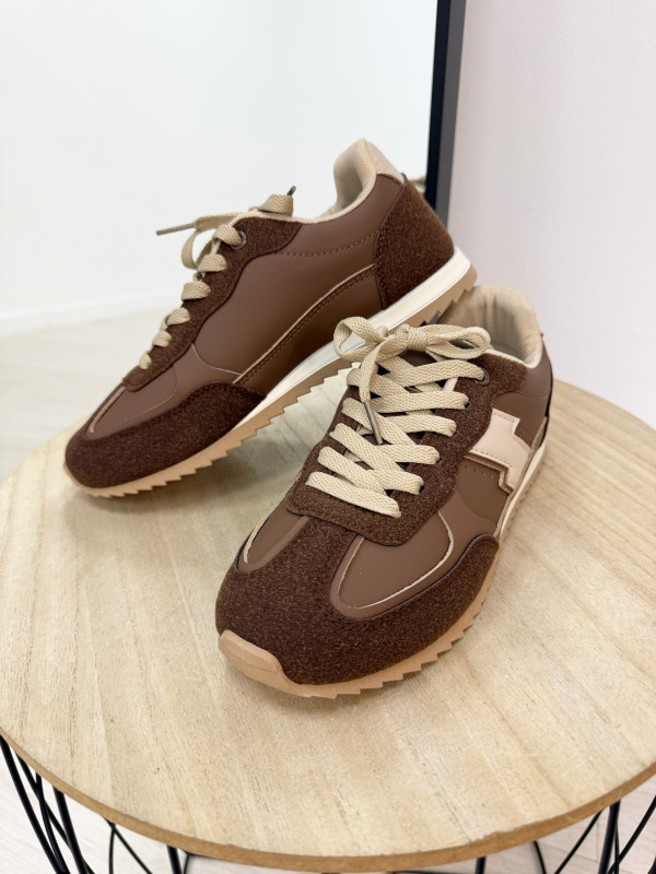 ZAPATILLA COMBINADA MARRÓN-BEIGE