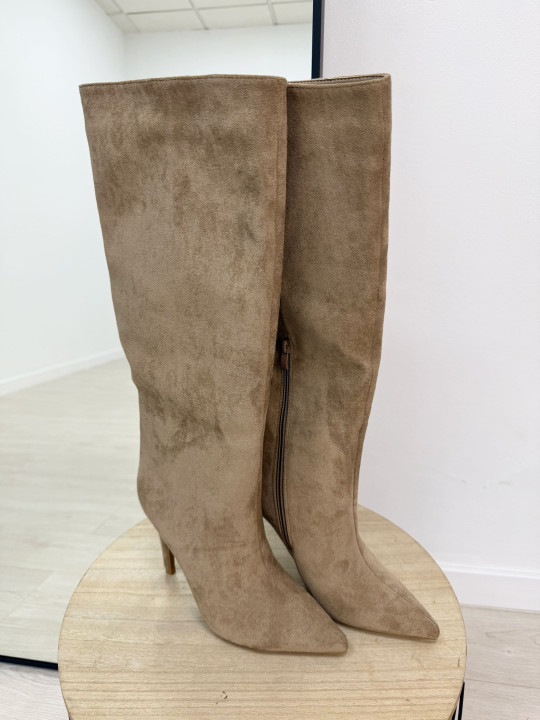 BOTAS TACÓN ANTE BEIGE BOTAS TACÓN ANTE BEIGE