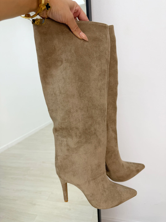 BOTAS TACÓN ANTE BEIGE BOTAS TACÓN ANTE BEIGE