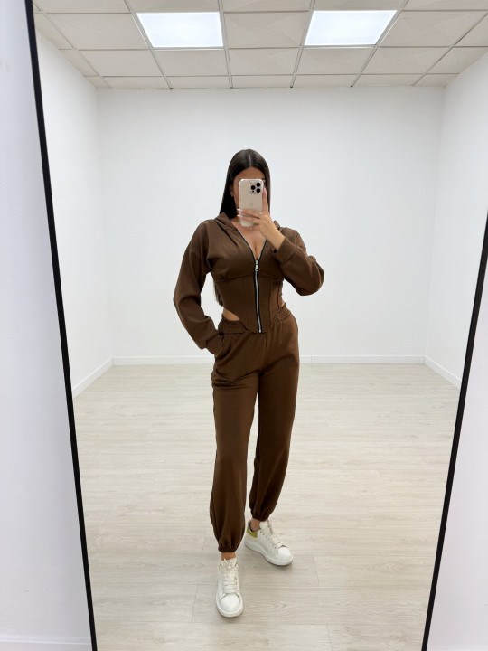 CONJUNTO CHÁNDAL CORSÉ MARRÓN