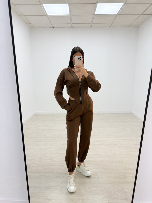 CONJUNTO CHÁNDAL CORSÉ MARRÓN