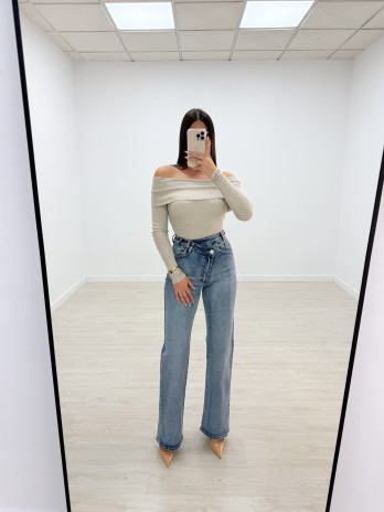 PANTALÓN VAQUERO ASIMÉTRICO