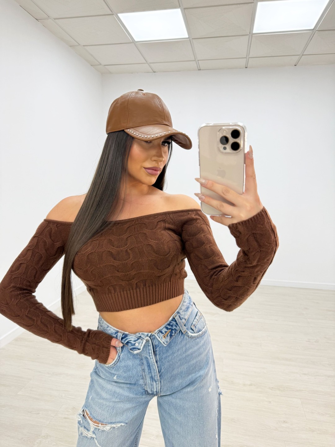 GORRA PIEL TACHAS