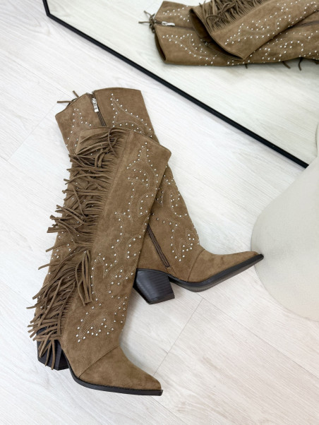 BOTA COWBOY FLECOS Y TACHUELAS