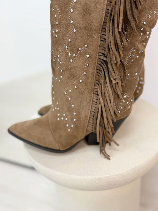 BOTA COWBOY FLECOS Y TACHUELAS