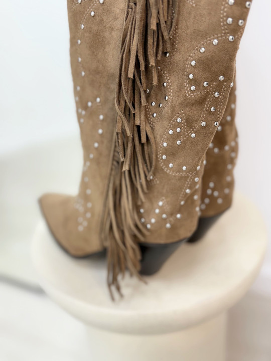 BOTA COWBOY FLECOS Y TACHUELAS