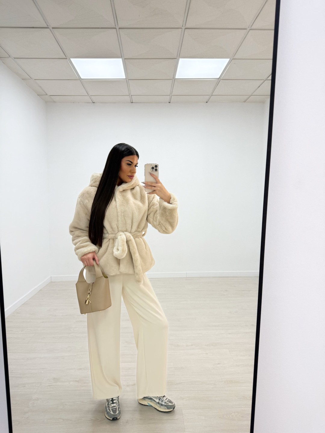 ABRIGO LAZADA PELO BEIGE