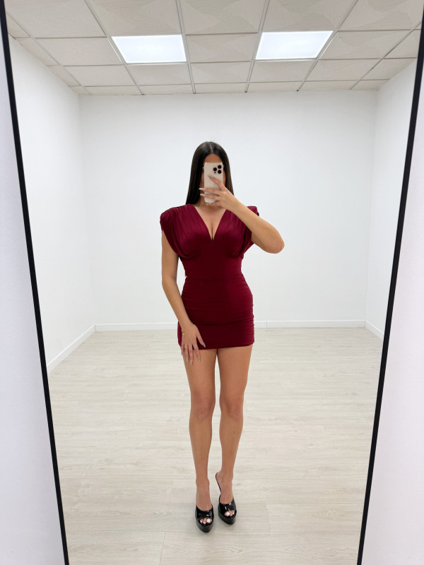 VESTIDO HOMBRERAS FRUNCIDO BURDEOS