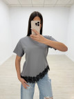 CAMISETA OVER ENCAJE GRIS